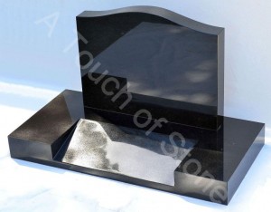 headstone-saddle-std-side Saddle headstone with Desk shape base